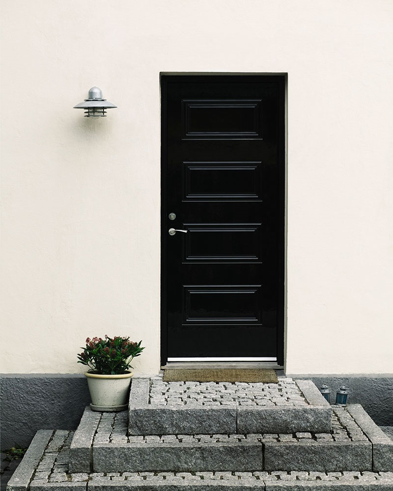 Fasad 5342, dörrar svart