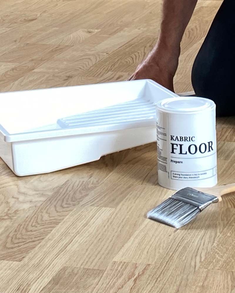 KABRIC Floor Prepare er en ready-to-use primer och skal användast till golv som är 100% jämn.